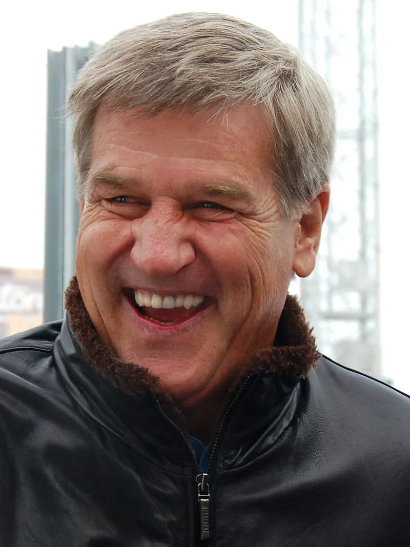 Bobby Orr Net Worth 2026 - The Defenseman Who Rewrote Hockey's Financial Rulebook