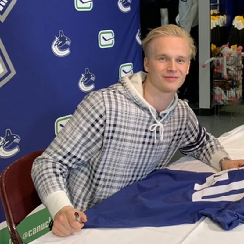 Elias Pettersson Net Worth 2026 - Swedish Sensation's $68 Million Vancouver Fortune